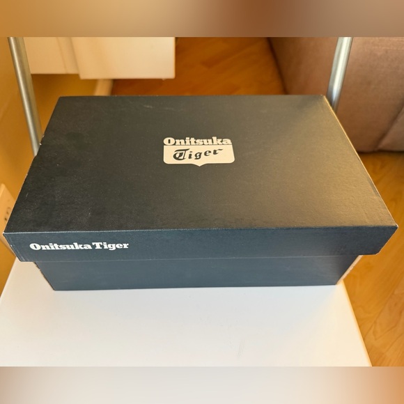 Onitsuka Tiger Mexico 66 Cream and Brown Sneakers - Picture 9 of 12